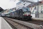 Froschblick auf BLS X4E-713 samt deren KLV in Olten am 20 Mai 2022.