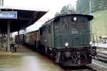 be-4-4/352291/ebt-108-emmental-burgdorf-thun-im-juli EBT-108 (Emmental Burgdorf Thun) im Juli 1983 vor einem kurzen Personenzug im Bahnhof Moutier