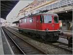 Der neue MTR/SNCF Schmalspurbahn Triebwagen Beh 4/8 (Z894)  wurde von der SBB Re 4/4 11193 nach Lausanne gebracht. Für die Weiterfahrt muss die Lok nun umsetzen. 

29. Oktober 2025