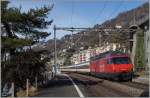 Die SBB Re 460 024-3 beim Haltepunkt Veytyaux-Chillon.