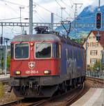 Die SBB Cargo Re 620 055-4  Cossonay  (91 85 4620 044-4 CH-SBBC), ex SBB Re 6/6 11655  Cossonay  erreicht am 12.09.2017 den Bahnhof Chur.
