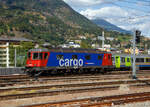 Die SBB Cargo Re 620 006-7 „Lavaux“ (91 85 4620 006-7 CH-SBBC), ex Re 6/6 – 11606, fährt am 07.09.2021 durch Brig. Die Lok ist gegenwärtig im neusten Refit 3. 