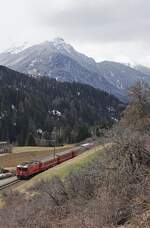ge-44-ii/771309/mit-einem-zug-aus-st-moritz Mit einem Zug aus St. Moritz kommt die Ge 4/4 625 'Küblis' am 02.04.2022 in Scuol-Tarasp an