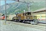 Die RhB Ge 6/6 I im Planeinsatz in Zernez.