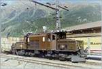 Die RhB Ge 6/6 I 412 rangiert in Zernez. 

Sept. 1993