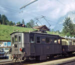 hge-33/718214/im-jahre-1963-ist-die-lok Im Jahre 1963 ist die Lok 29 immernoch silbergrau, hat aber die automatische Kupplung. Da die 29 auch über eine Heizkupplung Typ SBB verfügte, war sie immer demselben Nachmittagszug ab Grindelwald zugeteilt, der einen SBB-Brünig Wagen nach Luzern mitführte. 