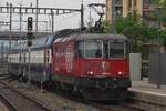 Am 19 Mai 2023 verlasst renovierter 420 213 mit ein Spitzverkehrszug Zürich HB. Am 19 Mai 2023 verlasst renovierter 420 213 mit ein Spitzverkehrszug Zürich HB.