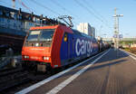 Die an die TX Logistik AG vermietete Re 482 021-3 (91 85 4482 021-3 CH-SBBC) der SBB Cargo AG fährt am 25.Mai 2023, mit einem Kesselwagenzug durch den Hauptbahnhof Siegen in Richtung Dillenburg