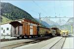 Die RhB Ge 6/6 412 rangiert in Zernez.