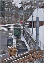 Ein etwas anderer Blick auf die WAB He 2/2 N° 52 in Lauterbrunnen.