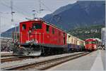 Die FO HGe 4/4 36 (Baujahr 1948) steht mit dem  Glacier Pullman Express  in Brig.