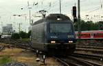 BLS Re 465 (91 85 4465 013-7 CH-BLS)  Stockhorn  wird hier in den Abstellbereich am Bhf Basel Bad rangiert(üaV). Basel 01.06.2012