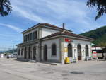 (206'813) - Der Bahnhof Moudon am 24.