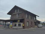 (225'231) - Der Bahnhof Wimmis am 26. April 2021