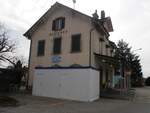 (233'916) - Der Bahnhof M�zi�res am 13.
