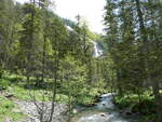 (251'132) - Bach- und Waldlandschaft am 6.