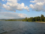 (173'052) - Gleitschirmsurfer am 15.
