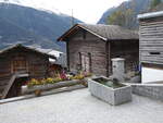 (267'726) - Blumentrog und Brunnen von 2000 am 6.