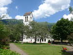 (206'939) - Die Kirche Lenk mit B�umen am 1.