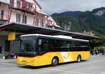 (265'996) - Flck, Brienz - Nr. 27/BE 868'727/PID 11'669 - Iveco am 19. August 2024 in Meiringen, Postautostation