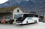 (283'285) - Intertours, Domdidier - FR 300'622 - Setra am 19. Dezember 2025 beim Bahnhof Meiringen