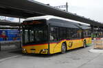 (283'244) - PostAuto Bern - BE 537'935/PID 12'347 - eSolaris am 16. Dezember 2025 beim Bahnhof Spiez