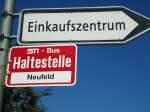 (128'186) - Wegweiser  Einkaufszentrum  + STI-Haltestelle - Thun, Neufeld - am 1.