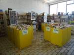 (141'091) - Die B�cherabteilung im BrockiShop am 14.