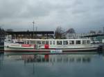 (148'082) - Das Motorschiff Oberhofen ist wieder im Wasser am 15.