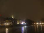 (177'234) - Weihn�chtliche Beleuchtung an der Aare am 16.