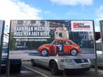 (204'556) - Plakat von Interdicount mit beladenem VW-K�fer am 29. April 2019 in Thun