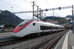 (283'214) - SBB-CFF-FFS-Zug - Nr. 501'241-8 - am 15. Dezember 2025 im Bahnhof Zweisimmen