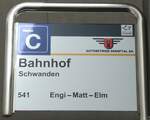 (281'057) - AUTOBETRIEB SERNFTAL-Haltestellenschild - Schwanden, Bahnhof - am 7.