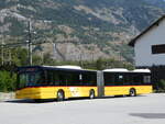 (265'722) - CarPostal Ouest - VD 305'105/PID 10'341 - Solaris am 16. August 2024 beim Bahnhof Gampel-Steg