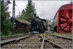 Nach ihrer Fahrt von Blonay nach Chaulin fährt die BFD HG 3/4 N° 3 der Blonay Chamby Bahn in Chaulin zu Lokbehandlung um dort Kohle und Waser zu fassen.