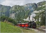 Die DFB HG 4/4 704 verlässt mit ihrem Extrazug den Bahnhof Gletsch, (Eine Version ohne Furkastrasse im Vordergrund)     31.