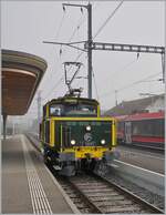 Die SNCF C 20155 UIC N° 97 85 1 932-0 (ex SBB Ee 3/3 II 16515, ex SNCF C 20155) des Verein  Team C-20155  steht am Bahnsteig in Balsthal. Hier können Interessierte eine Führerstandmitfahrt zur Klus und zurück mitmachen. Die Ee 3/3 fährt jeweils auf Blockdistanz zum halbstündlichen R22 in Richtung Klus und dann vor der Rückfahrt des R22 wieder zurück nach Balsthal. 

8. Nov. 2025