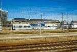 Das LUXON DomeCar CH-RADVE 61 85 89-90 003-3 der Gattung SRmz der Rail Adventure ist am 13 September 2022 beim Hauptbahnhof Mnchen abgestellt.