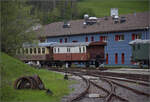 2-achsig/854412/im-depot-des-vvtgepaeckwagen-f2-17463 Im Depot des VVT.

Gepäckwagen F2 17463 in St-Sulpice. Mai 2024.