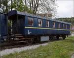 Abstecher zur Coni'fer. Ein Schweizer 3-Achser im Gewand des Orient-Express in Les Hôpitaux-Neufs. Mai 2023.