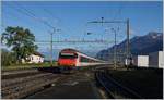 Ein IR 90 von Genve Aroport nach Brig bei der Durchfahrt in St-Triphon, einem Bahnhof, der zur Zeit im Reisezugverkehr nicht bedient wird.