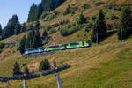 bdeh-44/826308/tpc-125-jahre-bvb-les-tpc TPC 125 Jahre BVB! (Les TPC célèbrent les 125 ans du BVB!):
Der tpc BVB BDeh 4/4 – 81 „Gryon“ ein elektrischer Personentriebwagen mit Gepäckabteil für den gemischtem Adhäsions- und Zahnradbetrieb der Bex–Villars–Bretaye-Bahn, fährt am 10 September 2023 vom Bergbahnhof Col-de-Bretaye (1.808 m ü. M.) nun wieder hinab nach Villars-sur-Ollon. Vor dem Triebwagen sind die beiden Steuerwagen tpc BVB Bt 61(ex BVB B 53) und der Steuerwagen tpc BVB Bt 63.