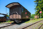 Der dreiachsige 2.Klasse Personenwagen BOB B³ 6 „Kaiserwagen“ ehemals der Berner Oberland-Bahn (BOB), seit Dezember 2013 bei der Museumsbahn Blonay–Chamby (BC), hier steht er am