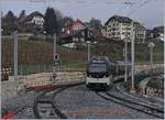 Der CEV MVR SURF ABeh 2/6 7503  Blonay-Chamby  erreicht den neu gestalteten Bahnhof von St-Légier Gare.