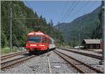 Ein TMR BDeh 4/8 Triebzug erreicht auf seiner Fahrt von Martigny nach Vallorcine den Grenzbahnhof Châtelard Frontière.