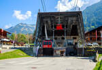 Die Talstation der Luftseilbahn Champéry-Croix de Culet (Planachaux) in Champéry auf 1.037 m ü.