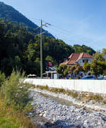 Der Wagen 2 der Niesenbahn (NB) fhrt am 08 September 2021 von der Talstation in Mlenen hinauf zur Zwischenstation Schwandegg, von wo es dann in der zeiten Sektion weiter hinauf auf den 2362 m hohen Niesen geht. 

Ich stehe an der Suld die hier in die Kander mndet.