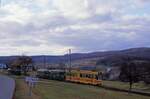 Die Ortschaft und Station Leymen in Frankreich, mit BLT Be4/6 233 und zwei BVB Dreiachsanhängern 1336 und 1340. 22.Januar 1986  