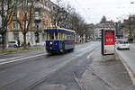 BERNMOBIL:
Mit dem Märlitram in Bern unterwegs am 16. Dezember 2017.
Rechts im Bilde erkennbar ist noch das ehemalige Anschlussgeleise zum damaligen Tramdepot Burgernziel.
Foto: Walter Ruetsch