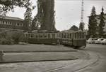 Die ehemalige Tramlinie 1 in Bern, Endstation Brückfeld: Motorwagen 173 mit dem damals ältesten Zweiachsanhänger in Bern, 228 von 1910. Im Dach hat dieser Wagen noch keine Fenster in der Querrichtung. 21.September 1965 